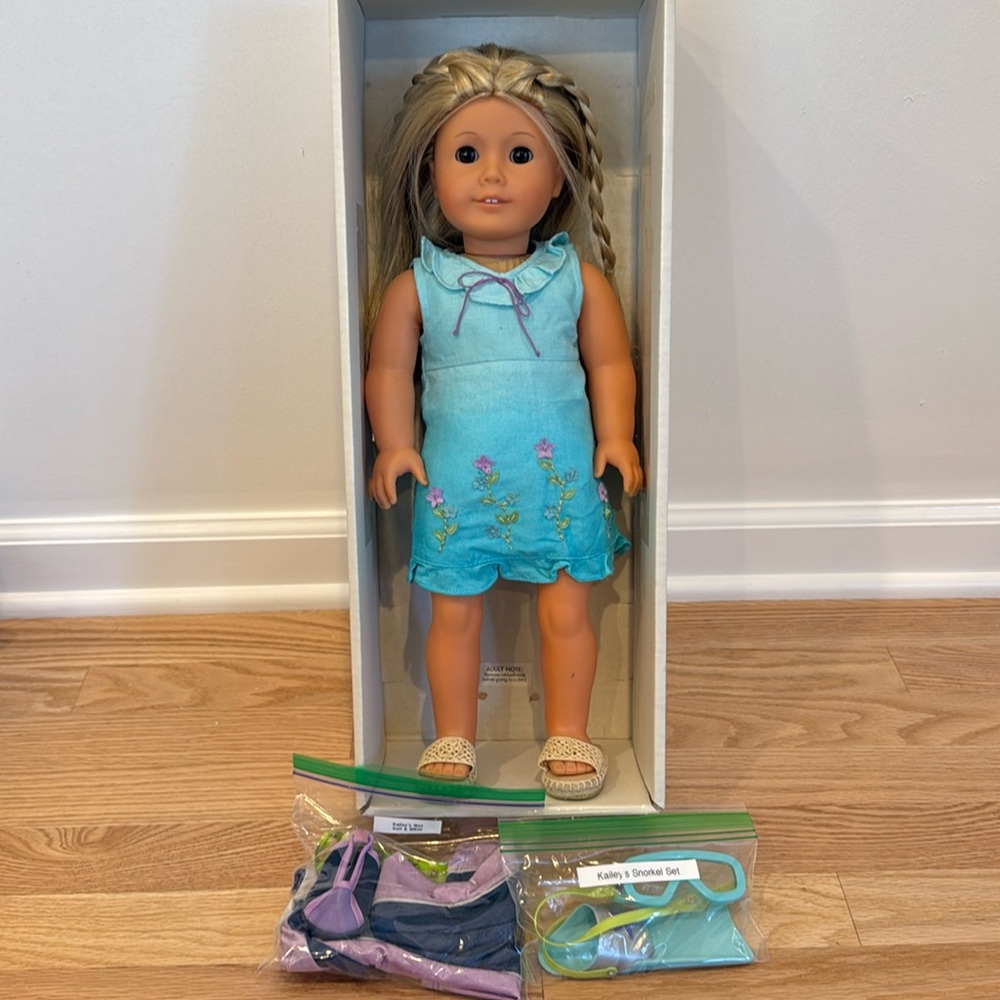 American Girl Doll - Retired Kailey WITH ACCESSORIES